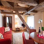 Miss Sophie's Charles Bridge 4* Prag