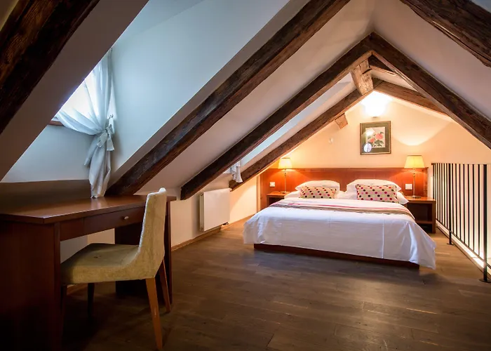 Hotel Miss Sophie's Charles Bridge 4*