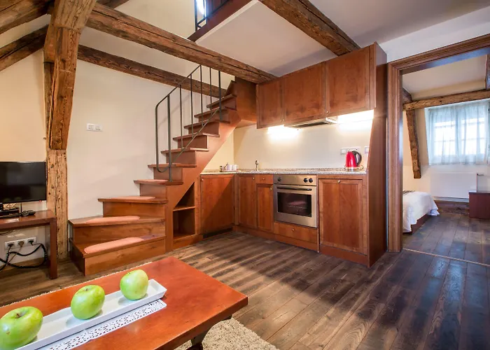 Miss Sophie's Charles Bridge 4*