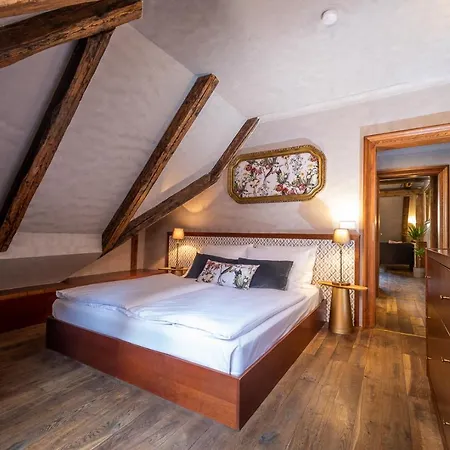Miss Sophie's Charles Bridge Hotel 4*