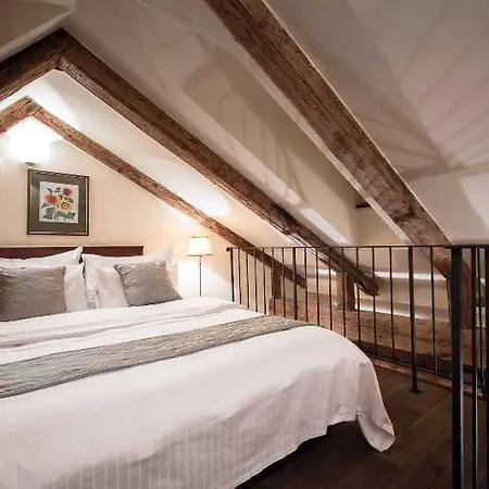 Miss Sophie's Charles Bridge 4* Prague