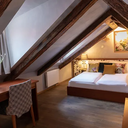 Hotel Miss Sophie's Charles Bridge