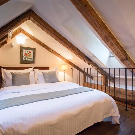 Miss Sophie's Charles Bridge Hotel