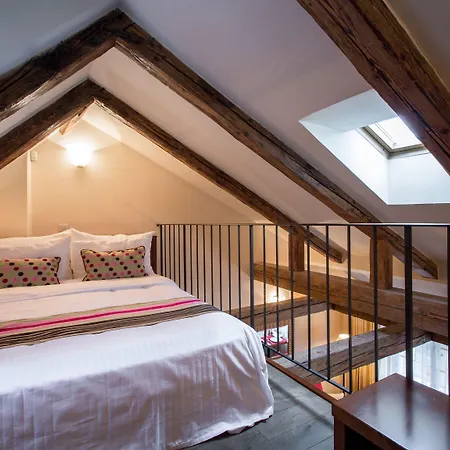 Miss Sophie's Charles Bridge 4*