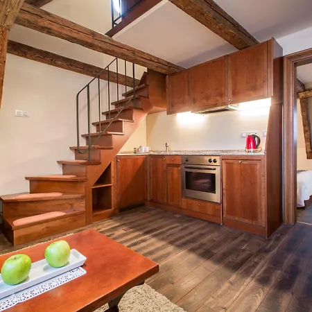 Miss Sophie's Charles Bridge 4*