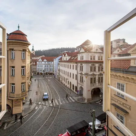 Miss Sophie's Charles Bridge 4* פראג