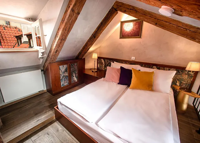 Miss Sophie's Charles Bridge Hotel 4*